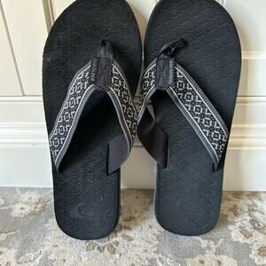 Quiksilver Men’s flip flops, size 10